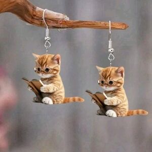 "Nerdy Kitty" Adorable Brown Cat Reading A Book Acrylic Earrings New!